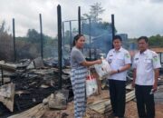 Camat Babat Toman Serahkan Bantuan Kepada Korban Kebakaran Di Kelurahan Mangun Jaya