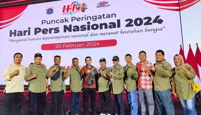 Wartawan PWI Solsel bersama Kepala Dinas Kominfo, Firdaus Firman dan Syafrizal selaku Kabid IKP di HPN 2024