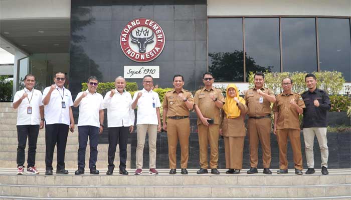 Tembus Pasar Provinsi, Pemko Padang Panjang Jajaki Kerja Sama Pemasaran Susu Sapi Murni dengan PT Semen Padang 1 Pemko Padang Panjang Jajaki Kerja Sama dengan PT Semen Padang