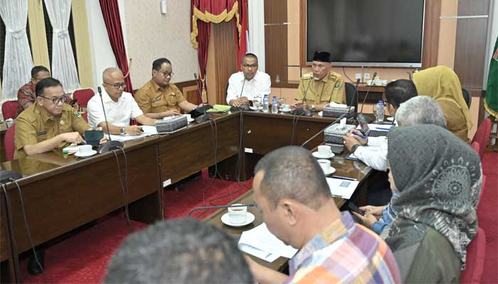 Gubernur Sumbar dan Jajaran Bahas Kesiapan Menyambut Ramadan 1 Gubernur Sumbar dan Jajaran Rapat Tengah Malam Terkait Kesiapan Menyambut Ramadan