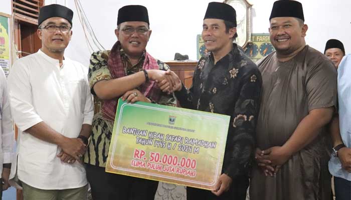 Ketua DPRD Sumbar, Supardi saat Safari Ramadan di Masjid Al Husna Payakumbuh