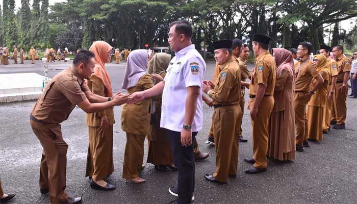 Bupati Dharmasraya, Sutan Riska Tuanku Kerajaan saling saling bermaaf-maafan dengan seluruh ASN Pemkab memasuki bulan Ramadan 1445 H/2024