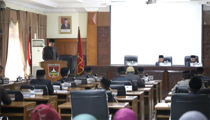 Wali Kota Bukittinggi Sampaikan LKPJ Kepala Daerah Tahun 2023 ke DPRD