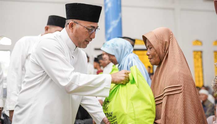 Pj Bupati Muba melaksanakan Safari Ramadan di Masjid Agung Baitul Makmur Tanjung Kaputran, Kecamatan Plakat Tinggi
