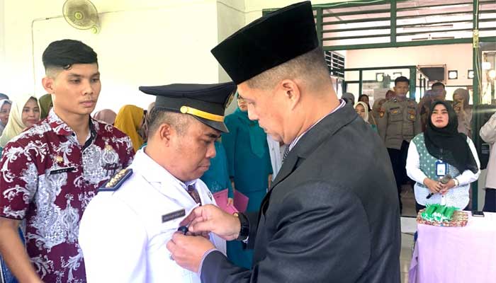 Sekdakab Pasbar, Hendra Putra lantik Makmur Hidayat sebagai Camat Koto Balingka