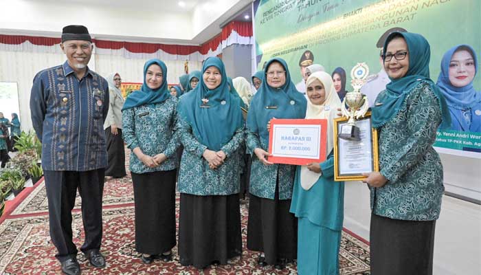 Pencanangan Bulan Bhakti Dasawisma VIII Sumbar di Rumah Dinas Bupati Agam