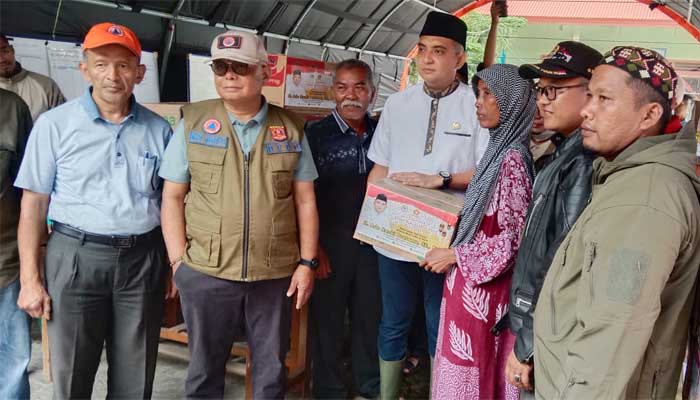 Pertamina Region Medan dan Anggota DPR RI Salurkan Bantuan Banjir Bandang dan Lahar Dingin