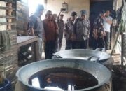 Bappelitbangda Pasbar Lihat Pembuatan Gula Merah Dari Kelapa Sawit Di Kabupaten Mukomuko