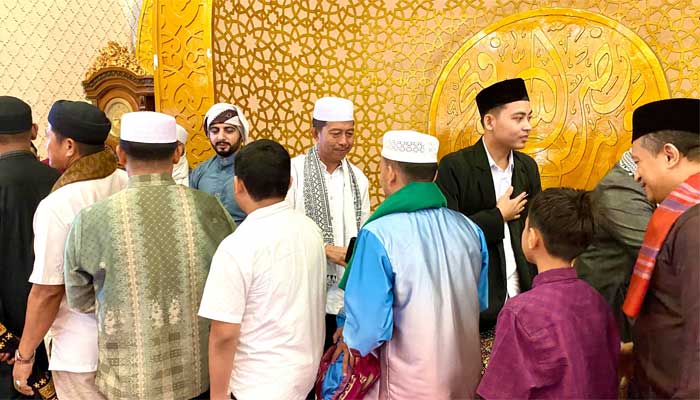Bupati Dan Wabup Pasbar Salat Idul Fitri Di Masjid Agung Baitul Ilmi Simpang Empat