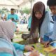 Siswa mendaftar untuk mengikuti Durian Unboxing Challenge di Festival Durian Selatan 2024