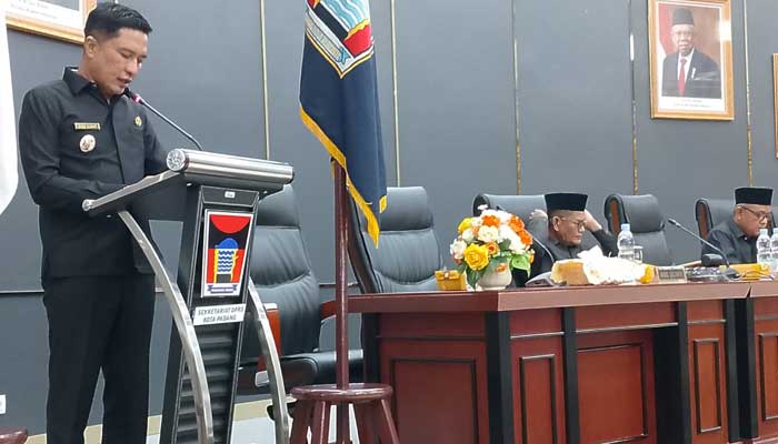 Rapat Paripurna DPRD Padang, Wawako Ekos Albar Sampaikan Laporan Pertanggungjawaban Pelaksanaan APBD 2023 2 Wawako Ekos Albar Sampaikan Laporan Pertanggungjawaban Pelaksanaan APBD 2023