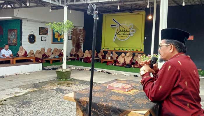MAN 1 Padang Panjang Komitmen Wujudkan Madrasah Hebat, Bermartabat, Mandiri dan Berprestasi 1 Halal bihalal MAN 1 Padang Panjang
