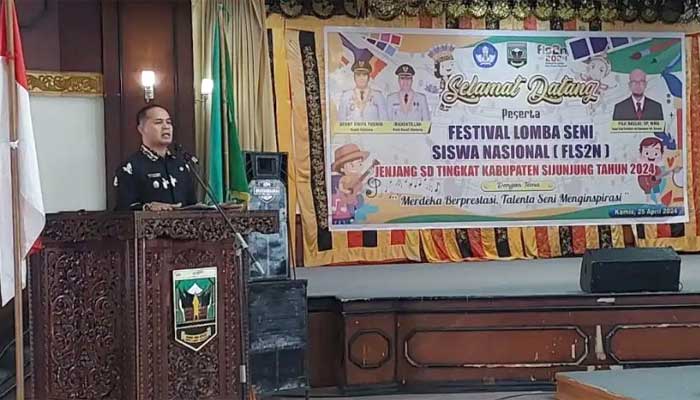 Wakil Bupati Sijunjung, Iraddatillah buka Festival Lomba Seni Siswa Nasional (FLS2N)