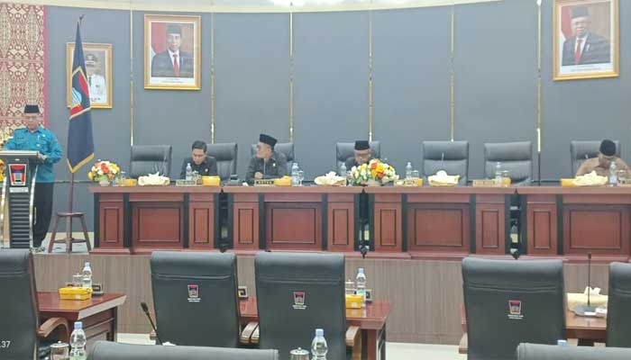 Rapat Paripurna Penyampaian Laporan Pertanggungjawaban Pelaksanaan APBD 2023 di DPRD Kota Padang