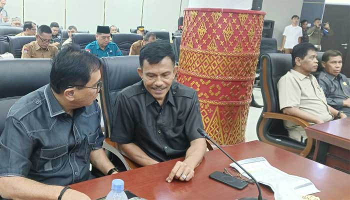 Rapat Paripurna DPRD Kota Padang