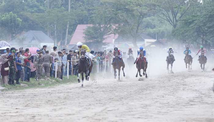 Pacu Kuda Payakumbuh Lebaran Cup 2024