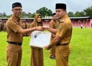 Pegawai Pemkab Sijunjung Terbaik Bulan Februari dan Maret 2024 Dapat Penghargaan