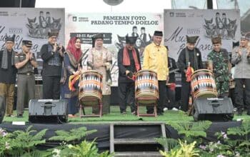 Festival Rakyat Muaro Padang Dimulai, Ada Lomba Selaju Sampan, Pentas Seni Bahkan Fashion Show