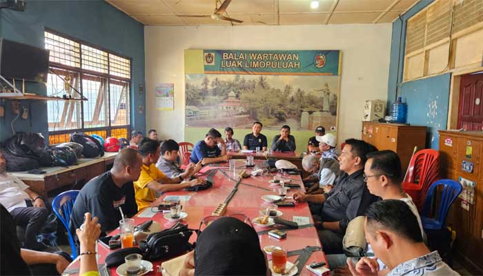 Rapat pembentukan panitia Mubes Balai Wartawan Luak 50.