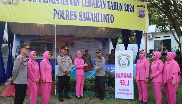 Petugas Pos PAM dan Pos Yan Ops Ketupat Singgalang di Sawahlunto Dapat Paket Lebaran