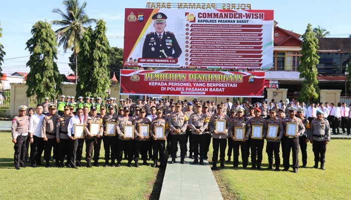 Puluhan Personel Polres Pasaman Barat Terima Penghargaan Kapolres