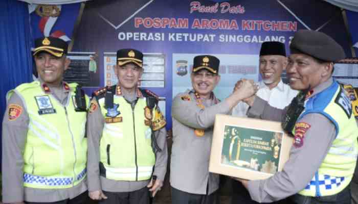 Gubernur dan Forkopimda Sumbar Pantau Pos Pengamanan Idul Fitri 1 Gubernur dan Forkopimda Sumbar Pantau Pos Pengamanan Idul Fitri