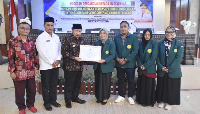 Unj Latih Keterampilan Bahasa Inggris Berbasis Digital Guru Smp Di Agam