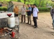 Febri Sugana, Pembina Lingkungan di Agam, mendapat Verifikasi dan Validasi Lapangan Nominator Penerima Penghargaan Kalpataru Tahun 2024.