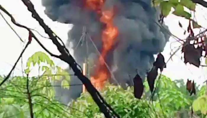 Api diduga melahap sumur minyak ilegal drilling area PT Hindoly di Kecamatan Keluang, Muba, Sumsel