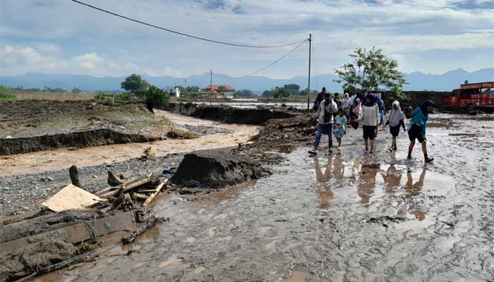 Banjir bandang landa Jorong Cangkiang, Nagari Batu Taba, Kecamatan Ampek Angkek, Kabupaten Agam, Sumatera Barat