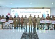 Buka Rakorpem Bulan Mei 2024, Bupati Asahan Serahkan Penghargaan Lurah Terbaik