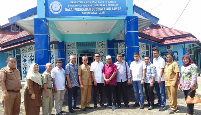 DPRD Dharmasraya Konsultasi Budidaya Ikan Air Tawar ke BPBAT Sungai Gelam Jambi