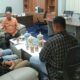 Sekdakab Agam, Edi Busti terima kunjungan silaturahmi Redaksi Harian di ruang kerjanya