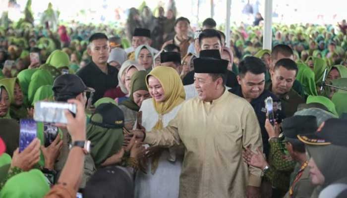 Gubernur Arinal Bersama Ribuan Masyarakat Lampung Utara Ikuti Pengajian Akbar