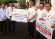 Gubernur Sumbar Terima Bantuan Bencana dari Bank Nagari