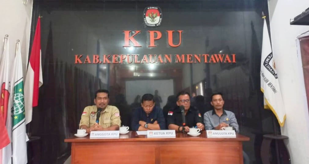 Sampai Batas Akhir Pendaftaran, Tak Ada Calon Perseorangan Mendaftar ke KPU Mentawai 1 Konferensi pers KPU Kepulauan Mentawai