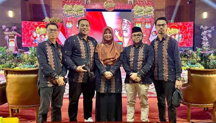 KPU Kota Sawahlunto menggelar kegiatan penandatanganan Fakta Integritas dan Bimbingan Teknis Sekretariat PPK pada ilkada 2024