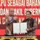 Mendagri, Muhammad Tito Karnavian (kanan) Serahkan Daftar Penduduk Potensial Pemilih kepada KPU