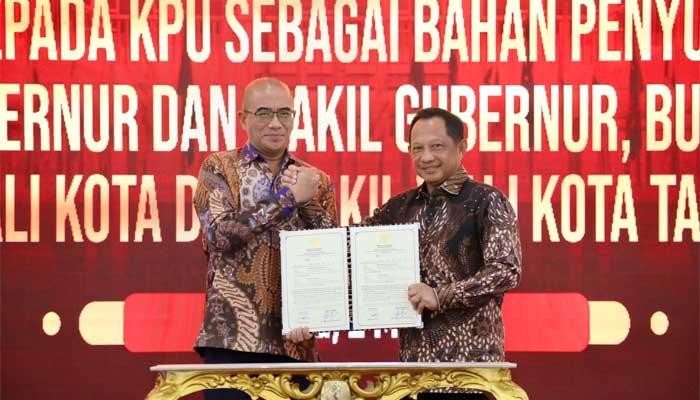 Kemendagri Serahkan Daftar Penduduk Potensial Pemilih kepada KPU