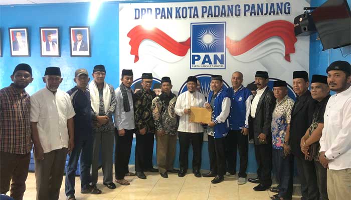 Novi Hendri Dt Bagindo Saidi Mendaftar Cawako ke PAN Padang Panjang