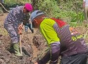 Warga Nagari Panampuang dan Lantamal II Padang Bersihkan Jalur Sungai Terdampak Banjir Bandang Lahar Dingin