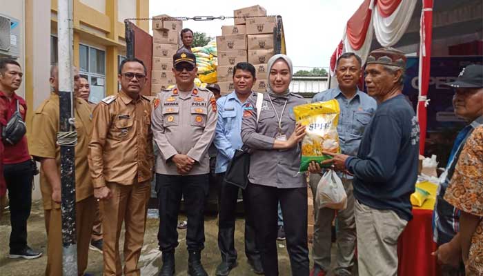 Pemkab Muba Gelar Operasi Pasar di halaman Kantor Camat Sanga Desa