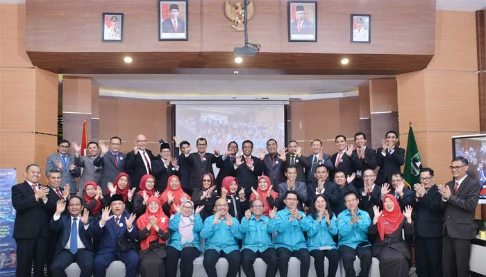 Sekdaprov Hansastri bersama Pejabat Eselon II Sumbar yang mengikuti pelatihan Digital Leadership Academy