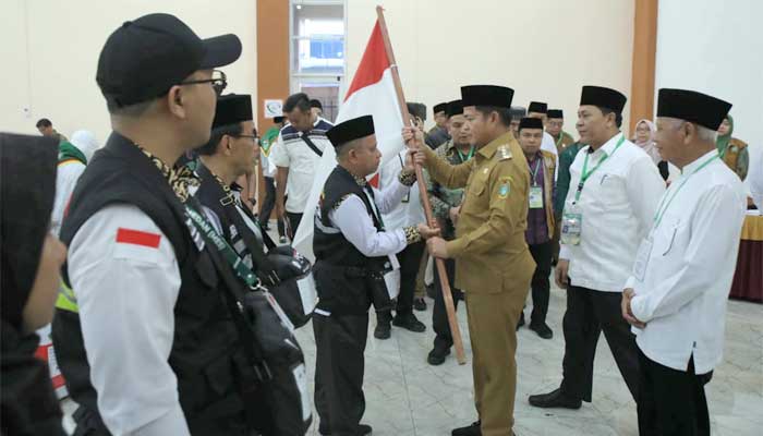 Pj Gubsu Hassanuddin Lepas Jemaah Haji Kloter I asal Kabupaten Asahan