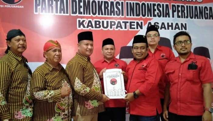 Rianto Antar Berkas Lamaran Calon Bupati Asahan ke DPC PDI Perjuangan
