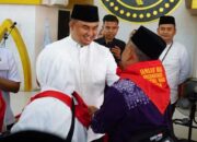 Lepas Jemaah Calon Haji Dharmasraya ke Tanah Suci, Ini Pesan Bupati Sutan Riska