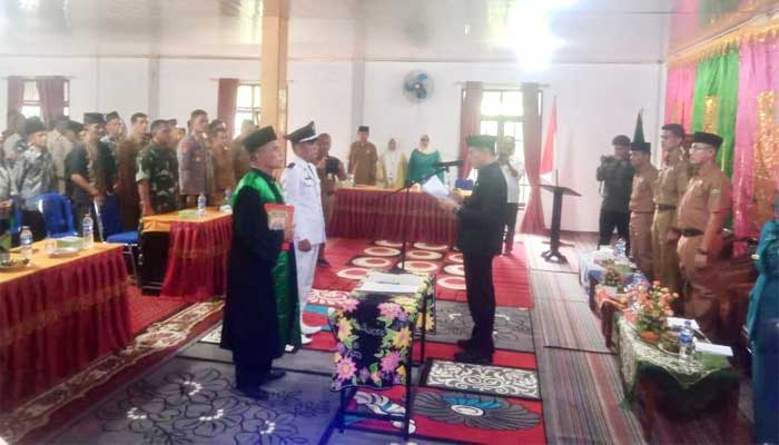 Wabup Sijunjung Lantik PAW Wali Nagari Kumanis April Mulyadi