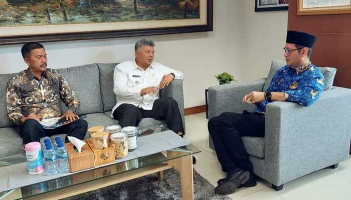 Walikota Solok, Zul Elfian Umar Temui Dirjen PUPR RI