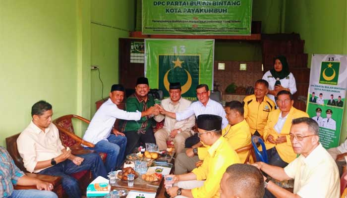 Yendri Bodra Dt Parmato Alam mendaftar ke DPC Partai Bulan Bintang Kota Payakumbuh