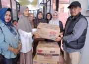 Peduli Korban Banjir Padang Panjang, Zulhendri Chien Berikan Bantuan kepada Warga Pasar Usang